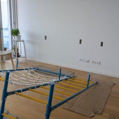 Detalhe da preparação da parede para uma fixação robusta.