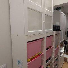 Componentes do armário de brinquedos.