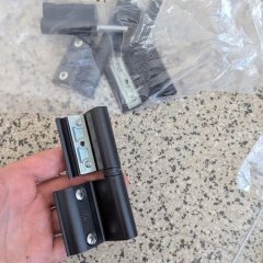 Dobradiças de substituição.