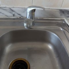 Silicone antigo e gasto.