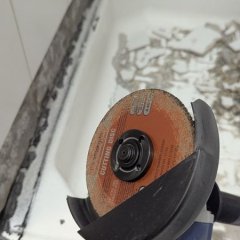 Corte com rebarbadora
