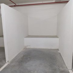 Garagem pronta para organização.