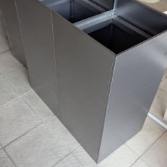 Caixas metálicas para vasos de plantas