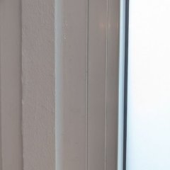 Frestas antes do trabalho de vedação.