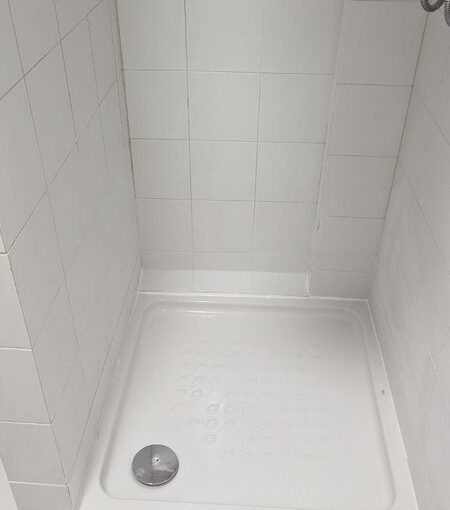 Substituição de Base de Duche Metálica por Cerâmica em Gaia